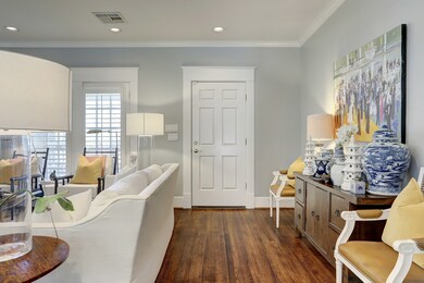 1603 Colquitt St, Houston, TX 77006 - photo 4