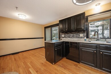 25 Tobey Rd unit 58, Dracut, MA 01826 - photo 5
