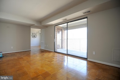 7334 Tavenner Ln unit 3-B, Alexandria, VA 22306 - photo 2