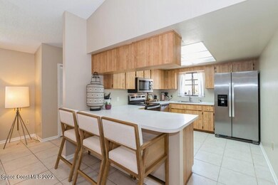 Kitchen with Breakfast Bar