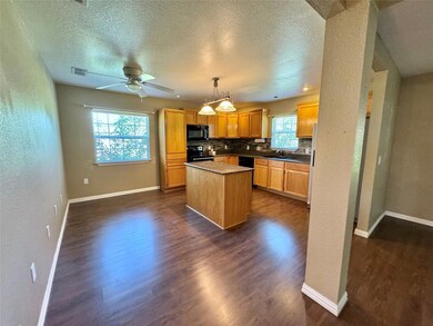 4504 Tulip Dr, Granbury, TX 76049 - photo 7