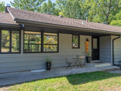 16003 Birch Ln, Minnetonka, MN 55345 - photo 3