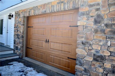 5782 Acorn Dr, Emmaus, PA 18049 - photo 2