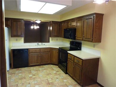 Kitchen. LARGE PASS THRU TO DINING