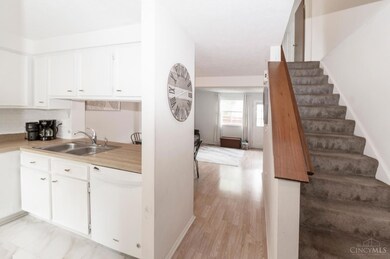 2954 Mossy Brink Ct unit 40, Maineville, OH 45039 - photo 6