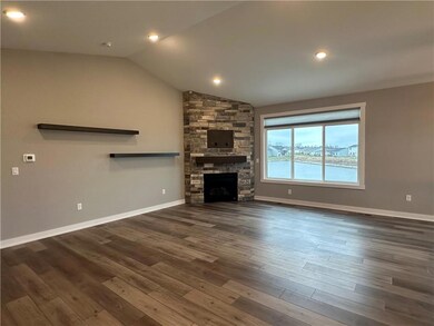 9639 Watermeadow Cir, Johnston, IA 50131 - photo 7