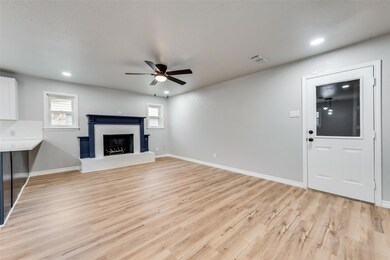 1117 Irwin Dr, Hurst, TX 76053 - photo 7