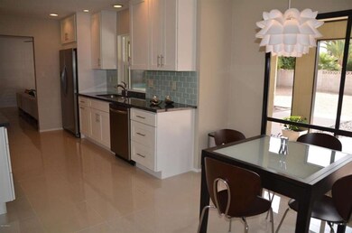 breakfast room/kitchen