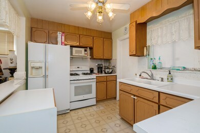 3024 W Rosemont Ave, Chicago, IL 60659 - photo 4