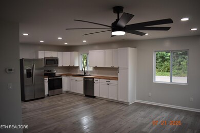 108 Bradys Way, Harriman, TN 37748 - photo 6