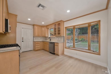 1342 Monteith Dr, Vallejo, CA 94590 - photo 3