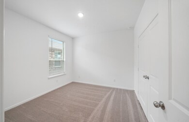 3083 Clydesdale Dr, Alvin, TX 77511 - photo 4