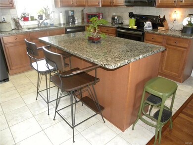 812 Walnut St, Emmaus, PA 18049 - photo 4