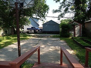 2719 Center St, Des Moines, IA 50312 - photo 4