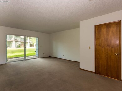 1728 NE Hogan Dr, Gresham, OR 97030 - photo 5