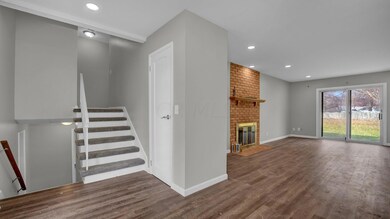 5864 Effingham Rd, Columbus, OH 43213 - photo 2