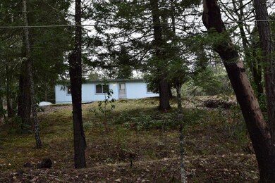 516 Pyle Dr, Grants Pass, OR 97527 - photo 2