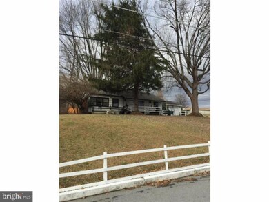 1401 Scott St, Reading, PA 19607 - photo 2