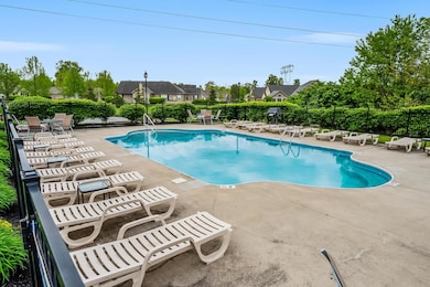 6-web-or-mls-7300 Falls View Cir-106