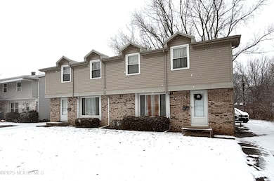 834 Gribbin Ln, Toledo, OH 43612 - photo 2