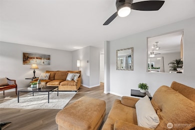 23816 12th Place S unit 406, Des Moines, WA 98198 - photo 4