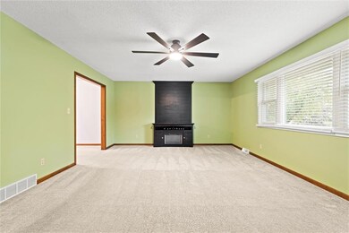 3117 Lakeview Cir, Leavenworth, KS 66048 - photo 4