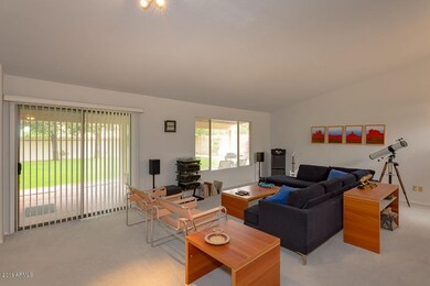 Living Room - 01