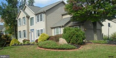 947 Willow Ridge Dr, York, PA 17404 - photo 2