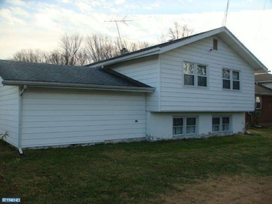 2511 Emerson Dr, Wilmington, DE 19808 - photo 5