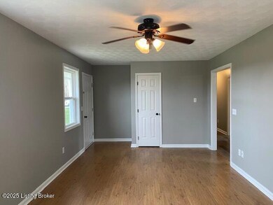 7 - 140 Highview Lane