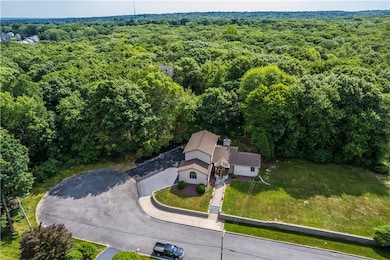 117 Derbyshire Dr, Cranston, RI 02921 - photo 2