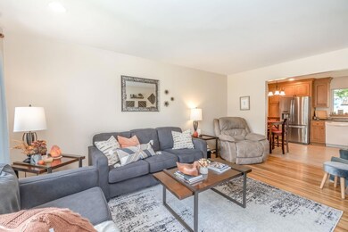 137 Highland Dr, Cedar Falls, IA 50613 - photo 5