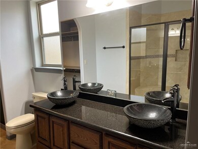 2110 Robin Ln, Mission, TX 78572 - photo 6