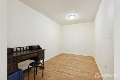 255 Hampshire Ct unit D2, Piscataway, NJ 08854 - photo 6