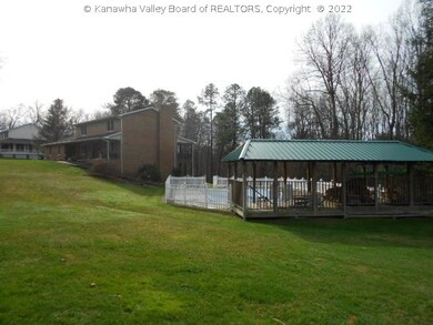 407 Mercury Rd, Charleston, WV 25309 - photo 3