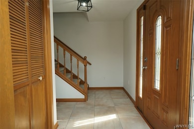 976 Thomas Fox Dr E, North Tonawanda, NY 14120 - photo 4