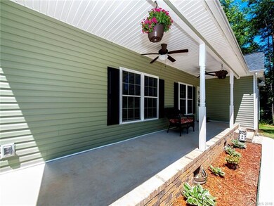 Huge Covered Front Porch w/Ceiling Fans