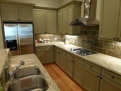 652 E 6 1 2 St, Houston, TX 77007 - photo 5