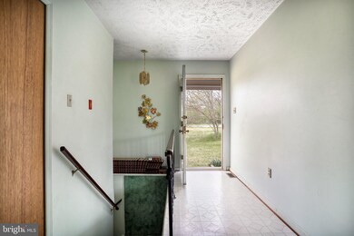 278 Lockhart Ln, Bentonville, VA 22610 - photo 6