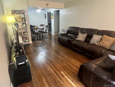 2080 Barnes Ave unit 4C, Bronx, NY 10462 - photo 3