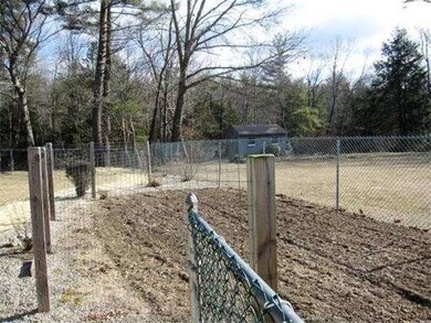 68 Plantation Cir, Greenfield, MA 01301 - photo 4