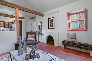 654 B W San Francisco St, Santa Fe, NM 87501 - photo 2