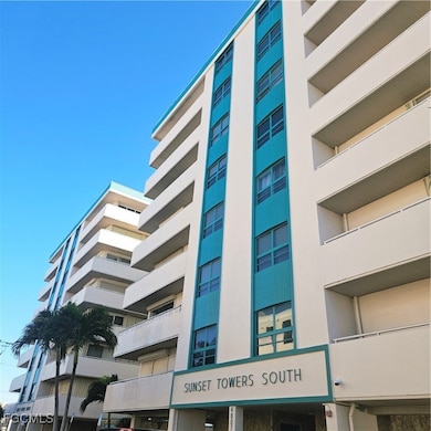 View of apartment building / complex