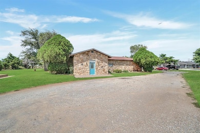 20449 E County Road 159, Altus, OK 73521 - photo 4