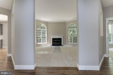 11400 Covered Bridge Ct, Glenn Dale, MD 20769 - photo 7