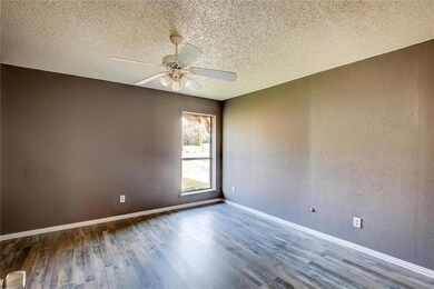 1007 N Clay St unit A, Ennis, TX 75119 - photo 2