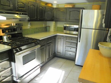 329 Main St, Amesbury, MA 01913 - photo 4