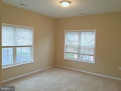 9128 Groffs Mill Dr unit 9128, Owings Mills, MD 21117 - photo 7