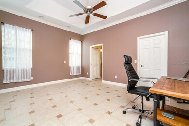 *MASTER BEDROOM CERAMIC TILE LARGE WALK-IN CLOSET*