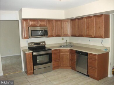 16 Tanglewood Dr, Langhorne, PA 19047 - photo 3